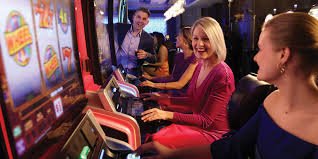 Meja Teen Patti CQ9 di platform top508 menampilkan dealer profesional dan antarmuka permainan yang jelas